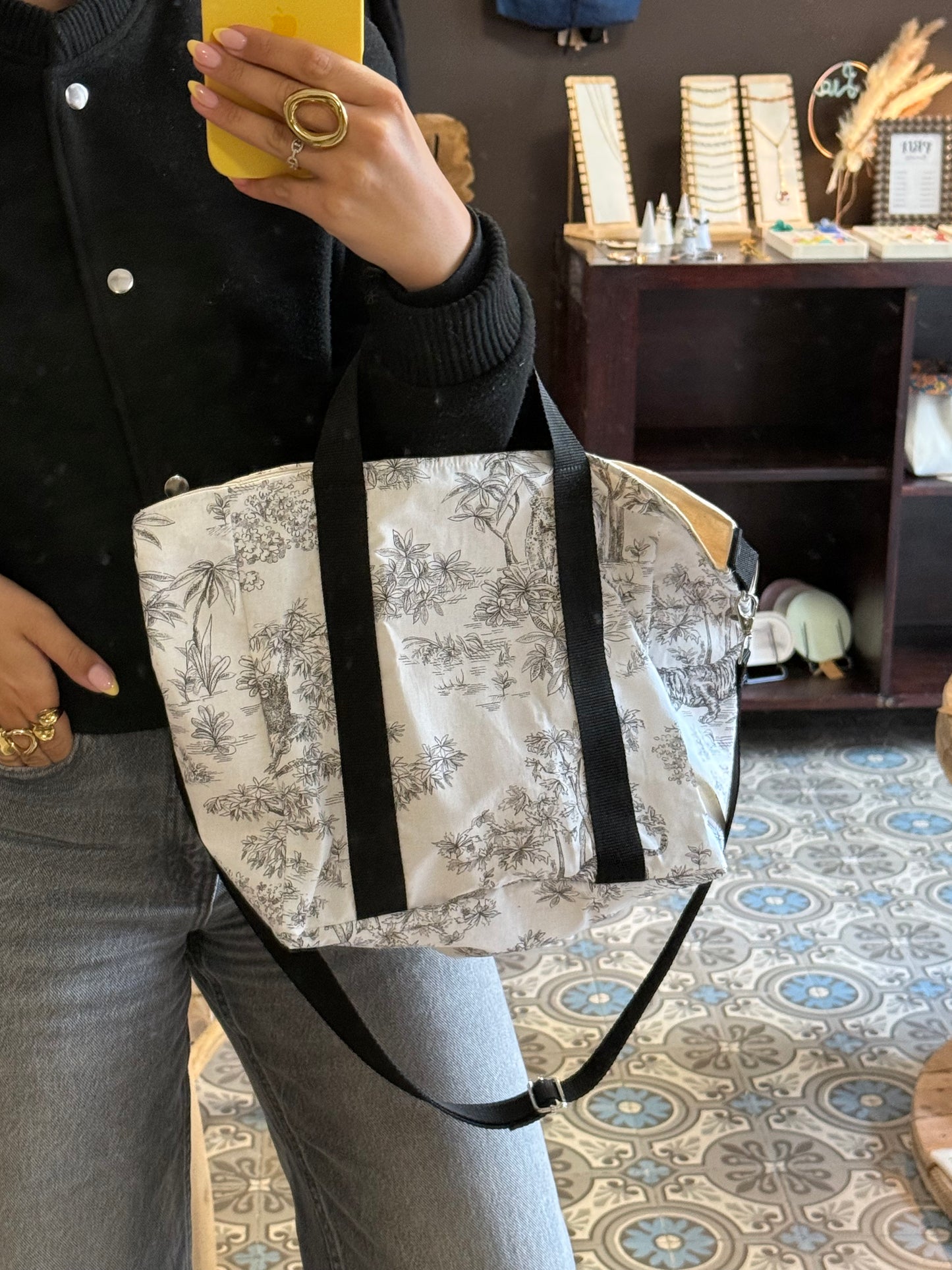 Sac mini cabas Delphine personnalisable. Créez votre sac en choisissant vos tissus intérieurs et extérieurs. Création sur mesure