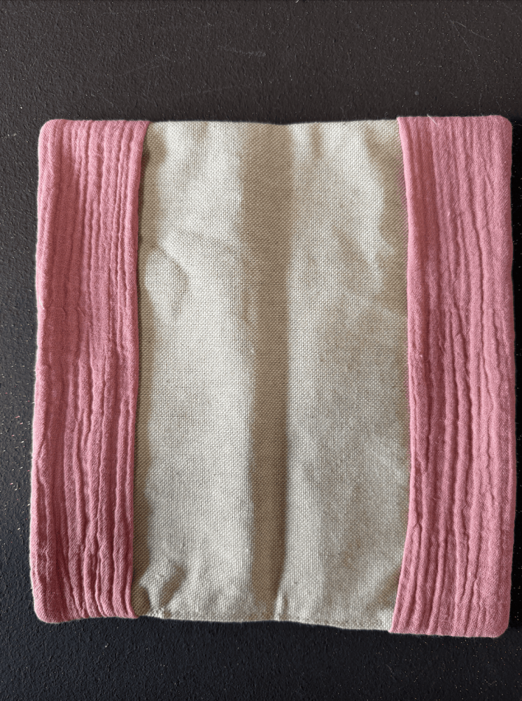 Protège livret de famille. Créez votre livret de famille en choisissant vos tissus intérieurs et extérieurs, et en ajoutant une broderie ou un flocage. Création sur mesure