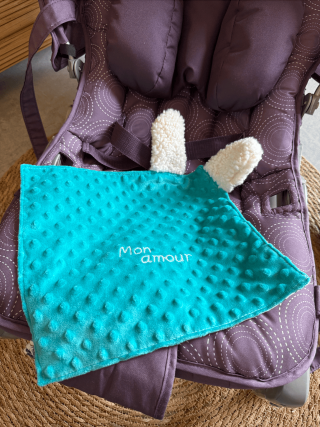 Doudous faits main – Tendresse artisanale pour les tout-petits