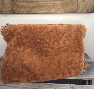 Trousse de toilette en triangle – Pratique et originale