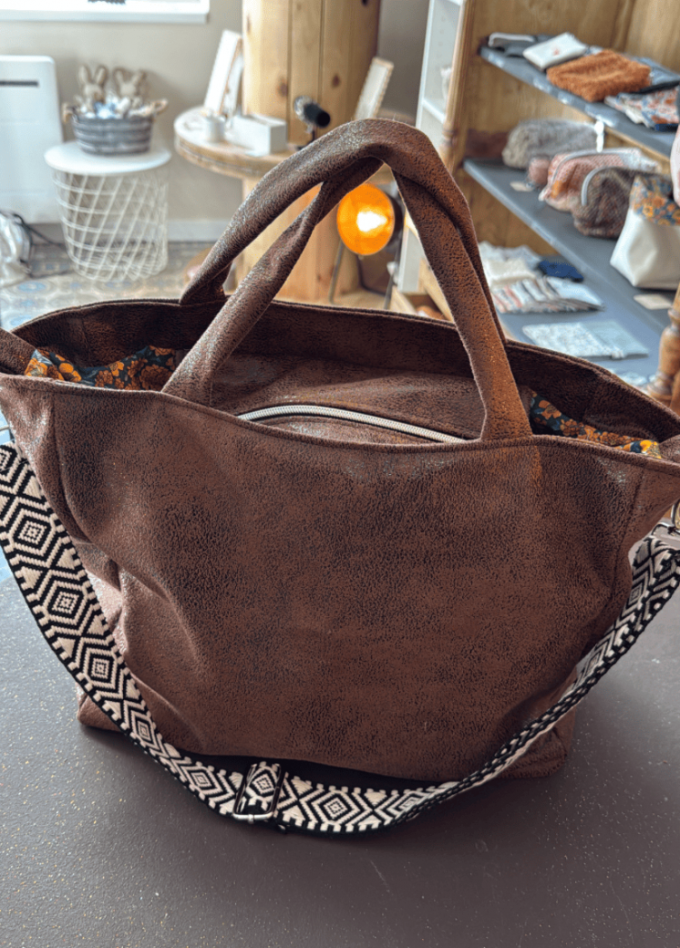Sac cabas pratique fait main – Élégance et fonctionnalité au quotidien
