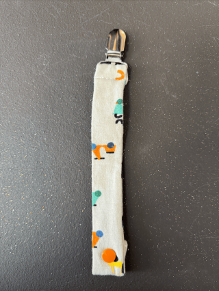 Accroche tétine tissu fait main – Pratique et pleine de charme