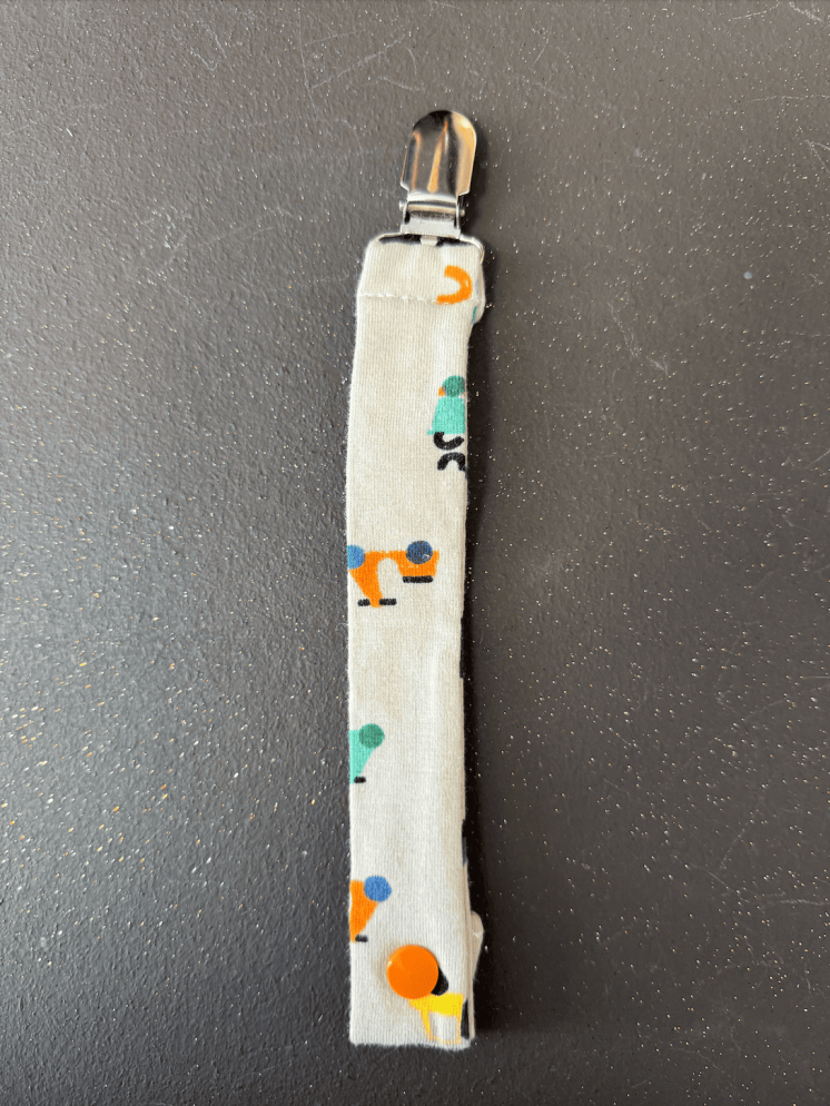 Accroche tétine tissu fait main – Pratique et pleine de charme