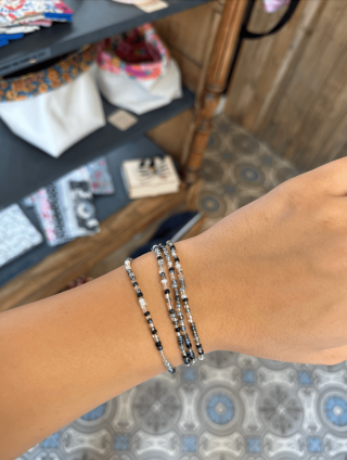 Bracelet Multi-Tours Noir Élégant – Mode Bohème & Moderne