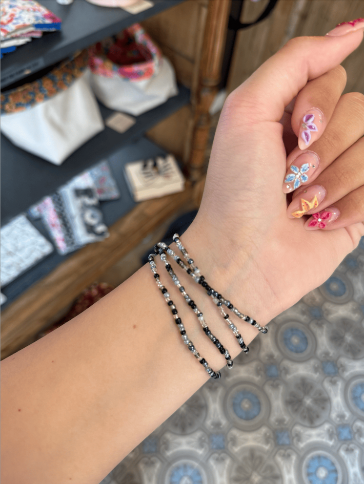 Bracelet Multi-Tours Noir Élégant – Mode Bohème & Moderne