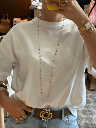 Collier long perles multicolores – Élégance discrète