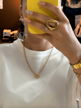 Collier doré inoxydable – Élégance intemporelle et résistante