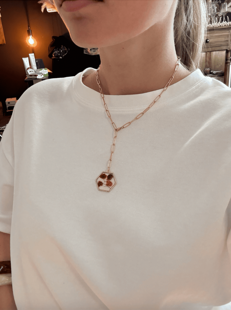 Collier doré inoxydable – Élégance intemporelle et résistante