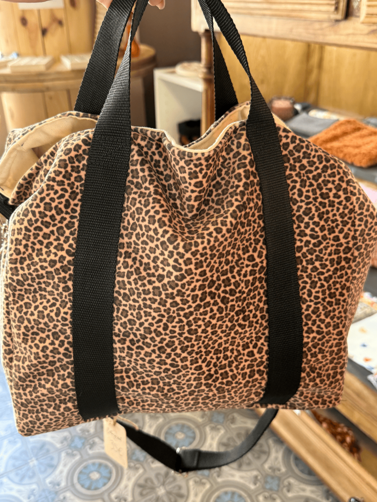 Sac cabas léopard pratique fait main – Élégance et fonctionnalité au quotidien