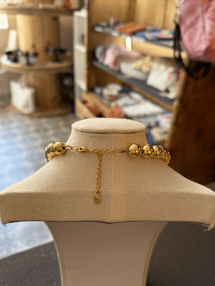 Collier "Marine" – Perles dorées élégantes