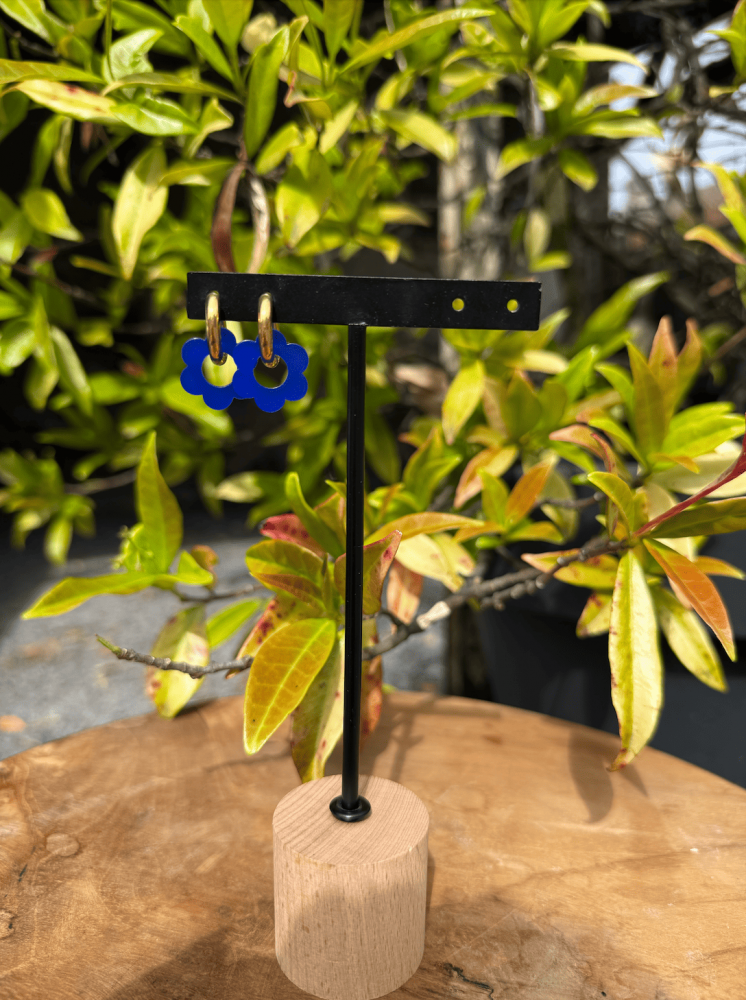 Boucles d’oreilles en forme de fleur bleu– Élégance florale et féminité