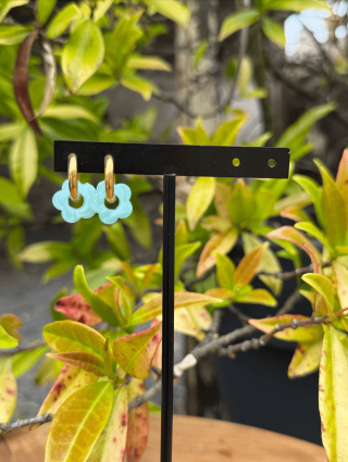 Boucles d’oreilles en forme de fleur turquoise – Élégance florale et féminité