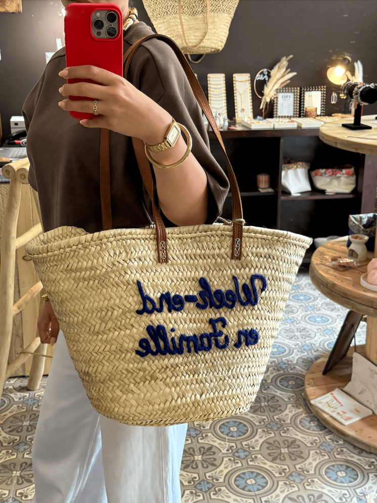 Panier bohème en osier tressé avec anses cuir – fait main - Marrakech