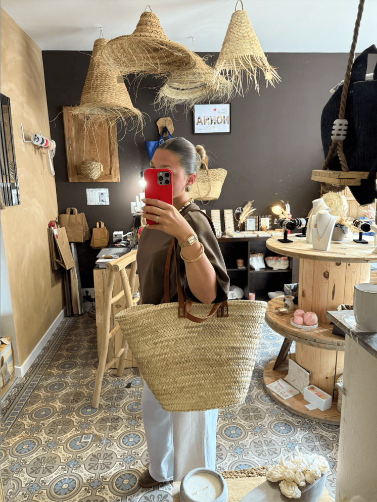 Panier bohème en osier tressé avec anses cuir – fait main - Marrakech