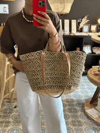 Panier bohème en osier tressé avec anses cuir – fait main - Marrakech