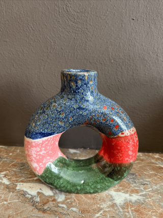 Vase multicolore en céramique – Fait main à Marrakech, pièce unique