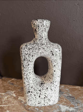 Vase à points noir et blanc – Fait main à Marrakech