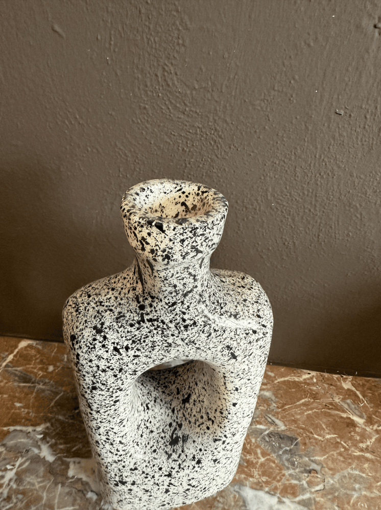 Vase à points noir et blanc – Fait main à Marrakech