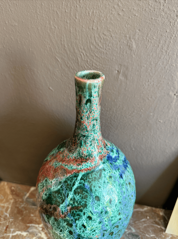 Vase turquoise en céramique – Fait main à Marrakech, pièce unique