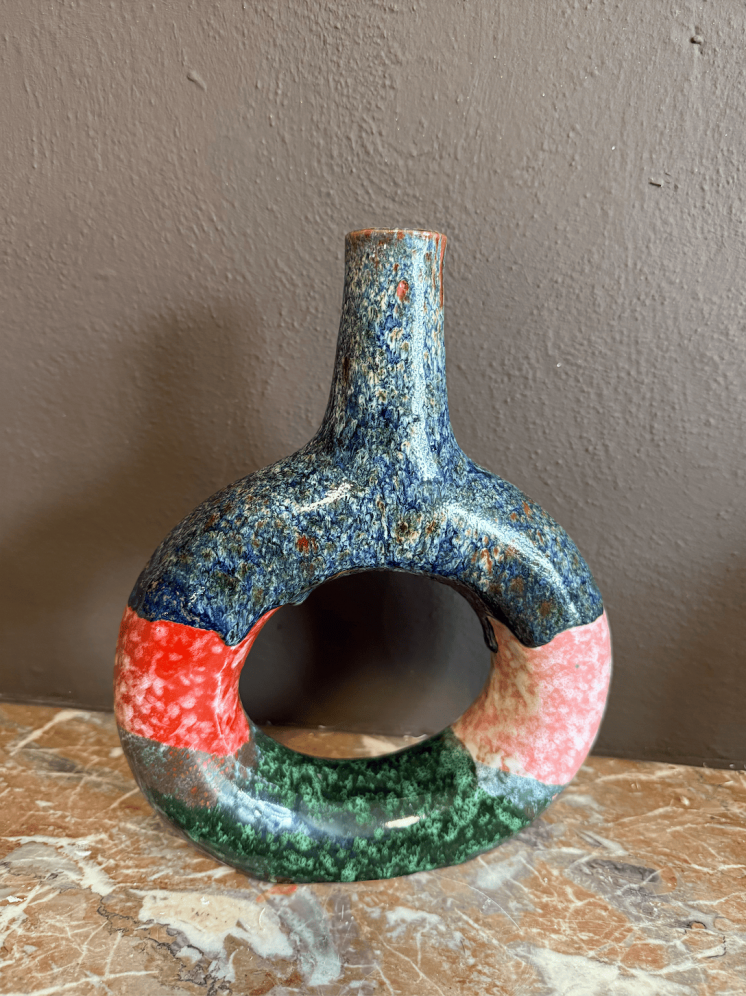 Vase circulaire en céramique multicolore – Fait main à Marrakech, pièce unique