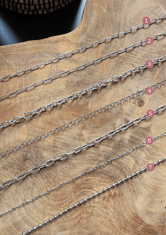 Collier personnalisable argenté. Créez votre collier en choisissant vos charms. Création sur mesure