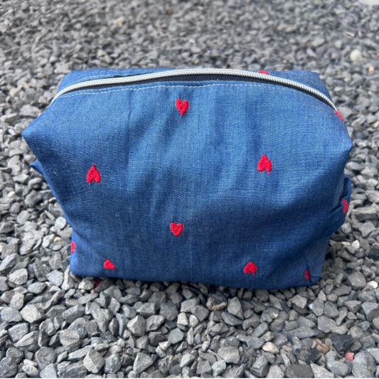 Trousse de toilette "Charlie" jean et coeur - Trousse de toilette fait main - couture trousse de toilette - couture sur mesure 